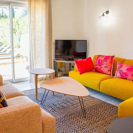 Ditalina Di Arasu Villa